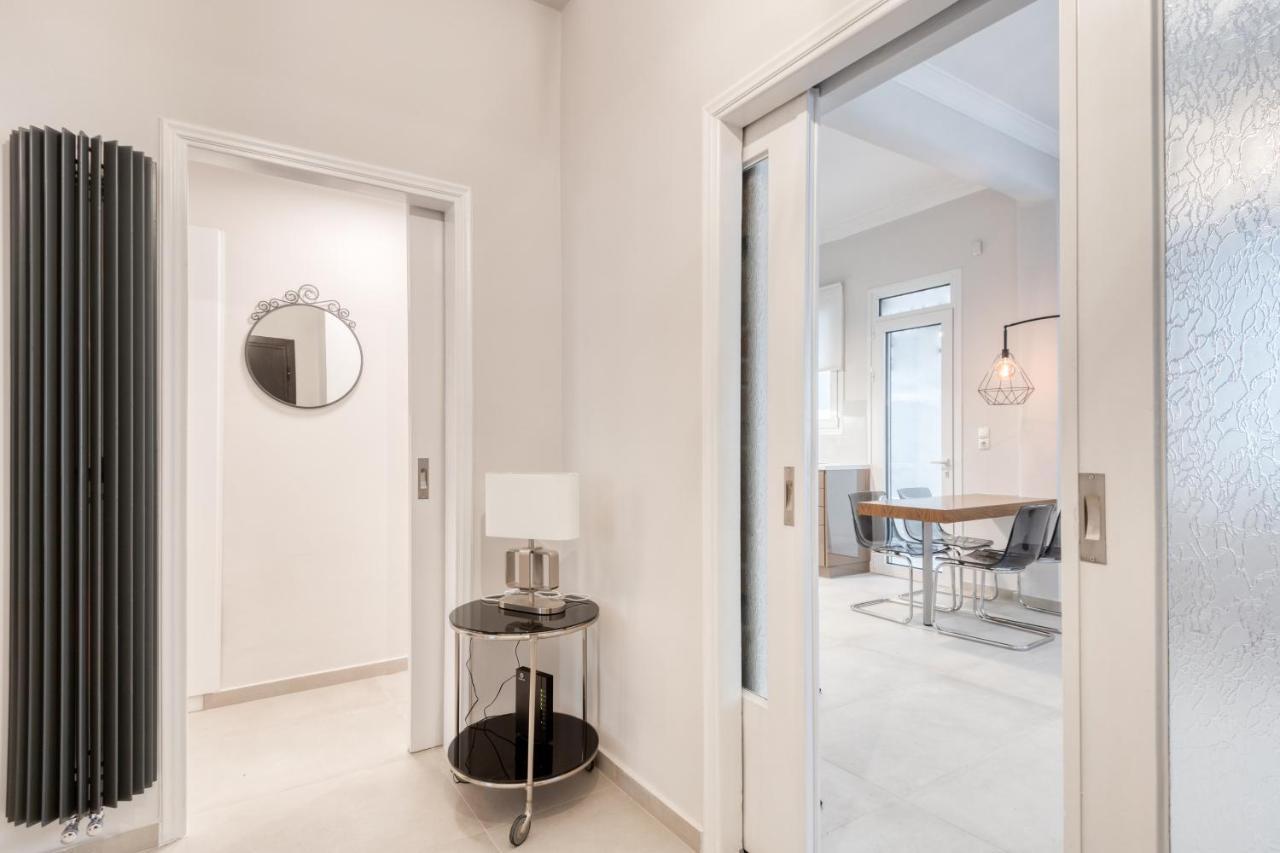 Modern 2-Bedroom Apt, 200M From The Acropolis Афины Экстерьер фото