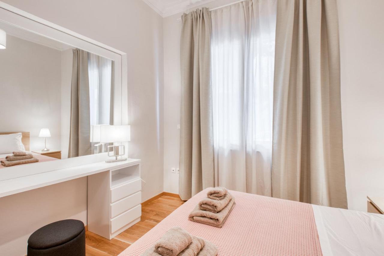 Modern 2-Bedroom Apt, 200M From The Acropolis Афины Экстерьер фото