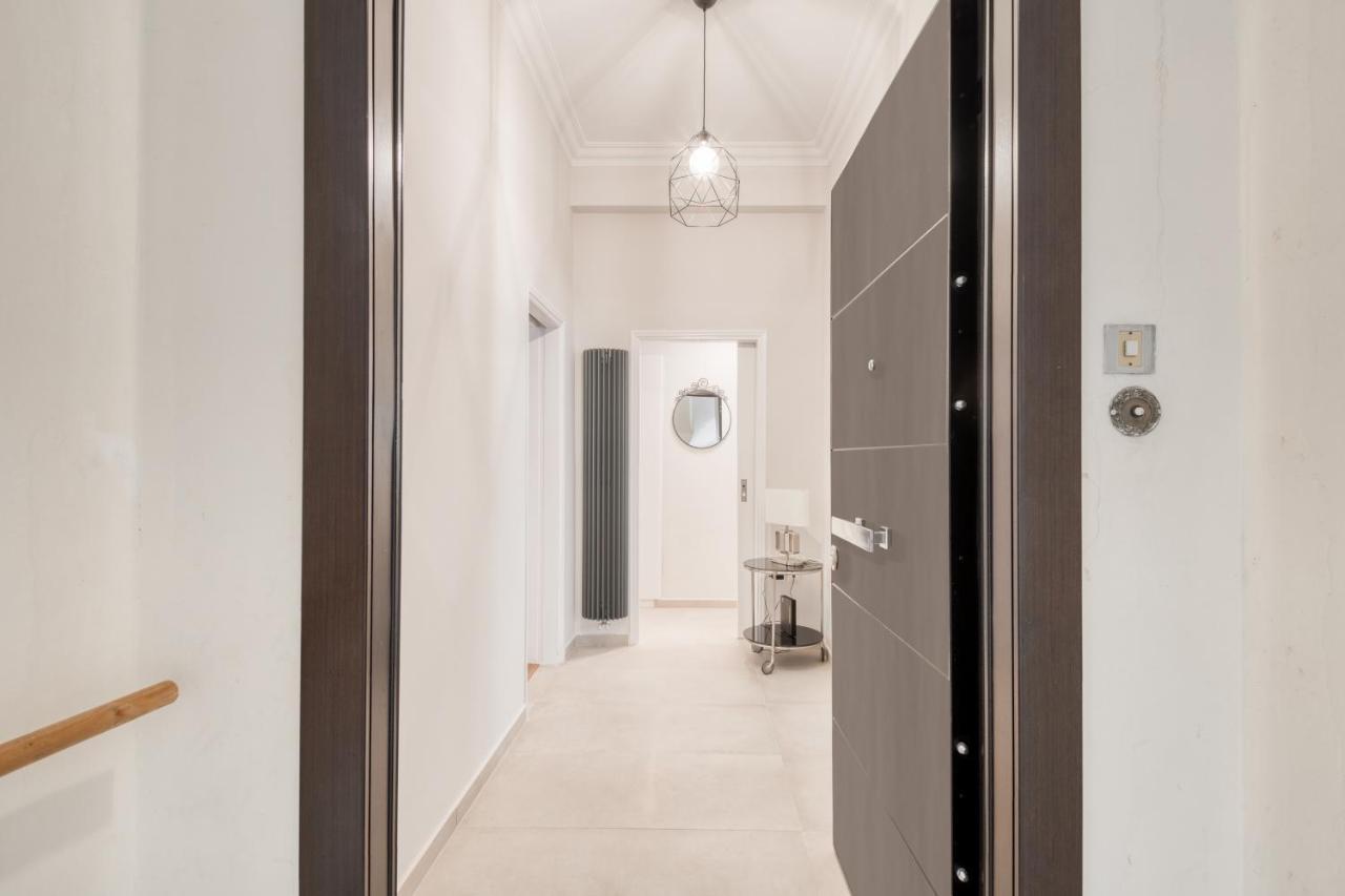 Modern 2-Bedroom Apt, 200M From The Acropolis Афины Экстерьер фото
