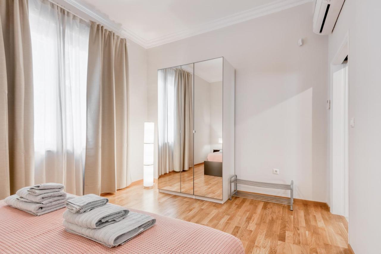 Modern 2-Bedroom Apt, 200M From The Acropolis Афины Экстерьер фото
